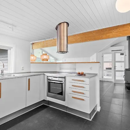 Feriehus Beautiful In With Kitchen