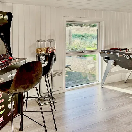 Beautiful In With Kitchen Feriehus
